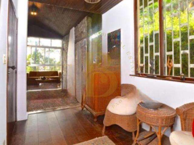 Casa á venda com 200m², 3 quartos e no bairro Alto de Pinheiros, viz
