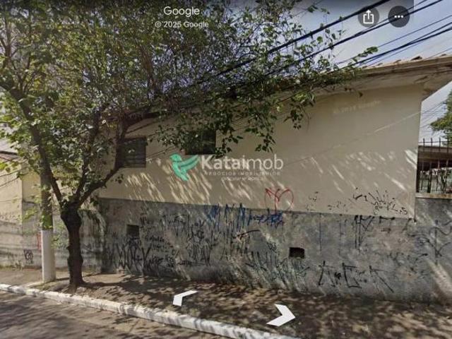 Casa à venda com 212 m2 de terreno na Vila Gumercindo, São Paulo, SP