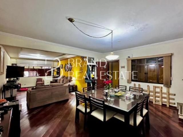Casa à venda com 230m², 4 quartos e 3 vagas no Brooklin