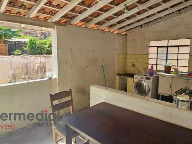 Casa à venda com 2 dormitórios, com terreno de 300 m² em excelente localização