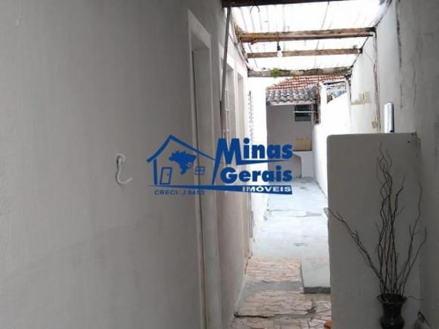 Casa à Venda com 2 Dormitórios e Kitnet no Parque Santa Rita SJC