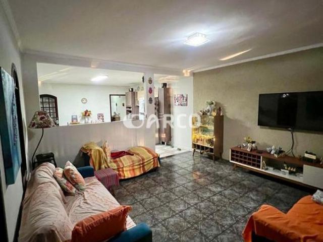 Casa à Venda com 2 Dormitórios e Quintal no Residencial União