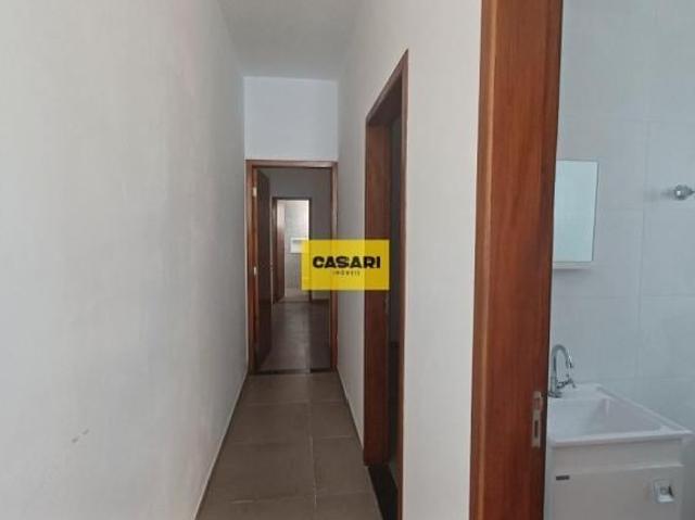 Casa á venda com 2 dormitórios sendo 1 suíte, em bairro tranquilo, aceita financ