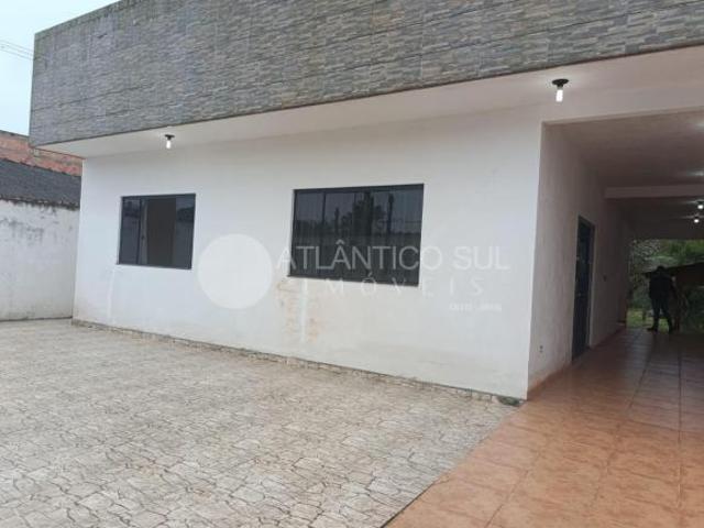 Casa à venda com 2 quartos e terreno grande, Batel, ANTONINA PR