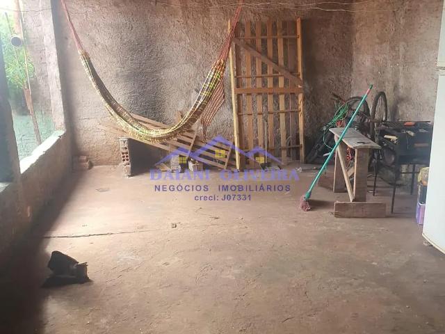Casa à venda com 2 quartos e 90 m² por R$ 160.000