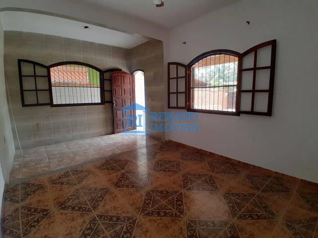Casa à venda com 2 quartos e 90 m² por R$ 450.000