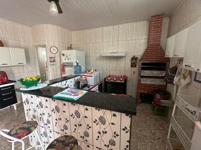 Casa à Venda com 2 Quartos, Suíte, Churrasqueira e Garagem – Aceita Troca