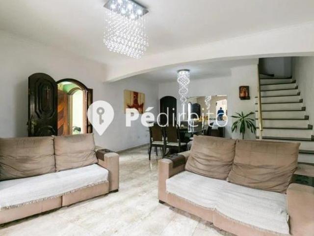 Casa à venda com 380m², 3 quartos e 6 vagas