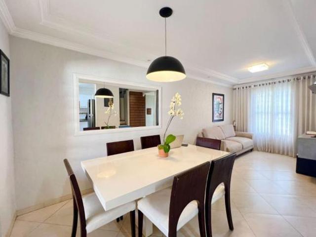 Casa à venda com 3 dormitórios, cozinha planejada e churrasqueira no Villa Flora Sumaré