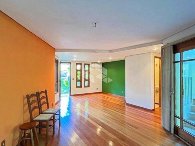 Casa à venda com 3 dormitórios e 230 m² no bairro Belém Velho
