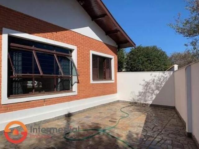 Casa a venda com 3 dormitorios e edicula 569,50m² de terreno com 190,00m² área construída