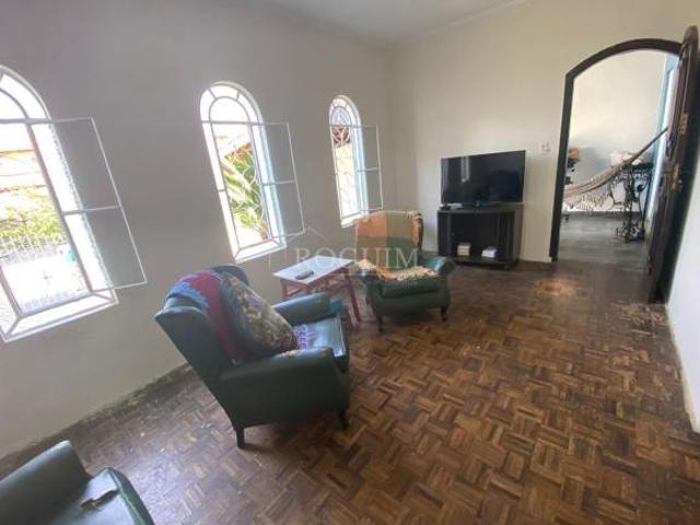 Casa à Venda com 3 dormitórios Jardim das Indústrias Terreno 250m