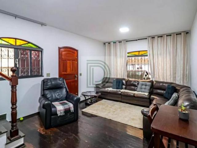 Casa á venda com 3 dormitórios localizado no bairro Jardim Bonfiglioli.