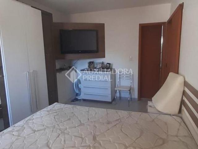 Casa à venda com 3 dormitórios/quartos, 2 vagas no Humaitá