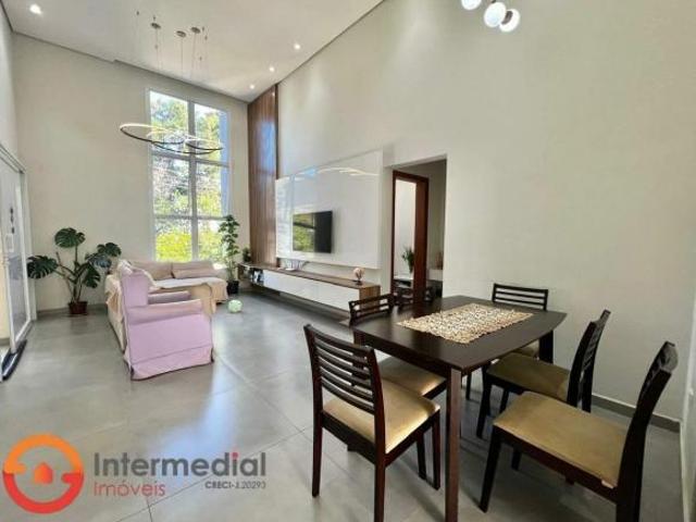 Casa à Venda com 3 suítes Condominio Nova Colina Boituva