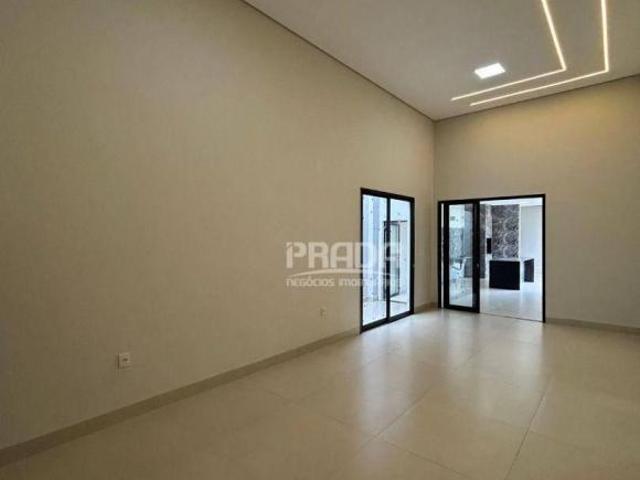 Casa à venda com 3 suítes e piscina Alto Umuarama Uberlândia/MG