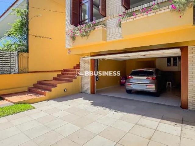 Casa à venda com 3 suítes, 4 vagas, Chácara das Pedras, Porto Alegre, RS