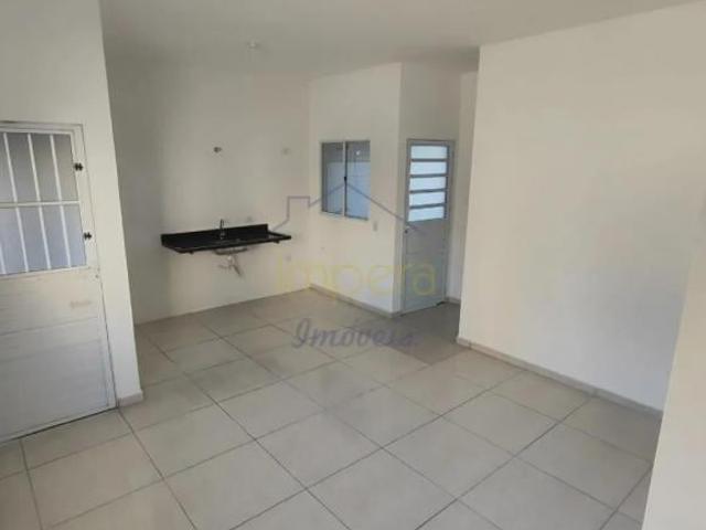 Casa à venda com 3 quartos 1 suíte, com quintal, na zona leste de São José dos Campos/SP