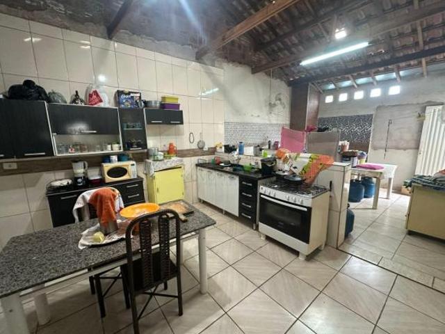 Casa à Venda com 3 Quartos e Garagem – 150 m² Construídos | Aceita Troca