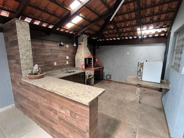Casa à venda com 3 quartos e suíte no Parque Jardim Santanense, em Itaúna/MG