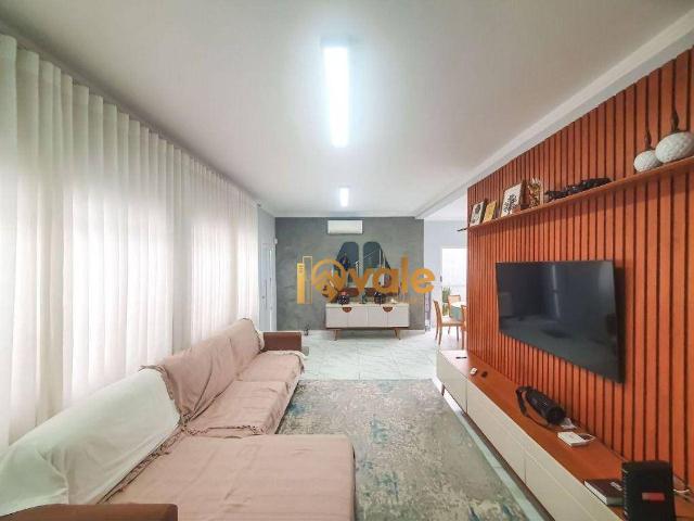 Casa à venda com 3 quartos e 150 m² por R$ 800.000