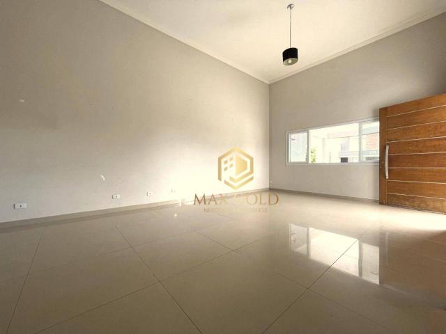 Casa à venda com 3 quartos e 172 m² por R$ 700.000