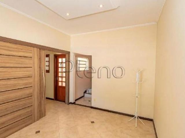 Casa à venda com 3 quartos no Parque São Quirino, Campinas