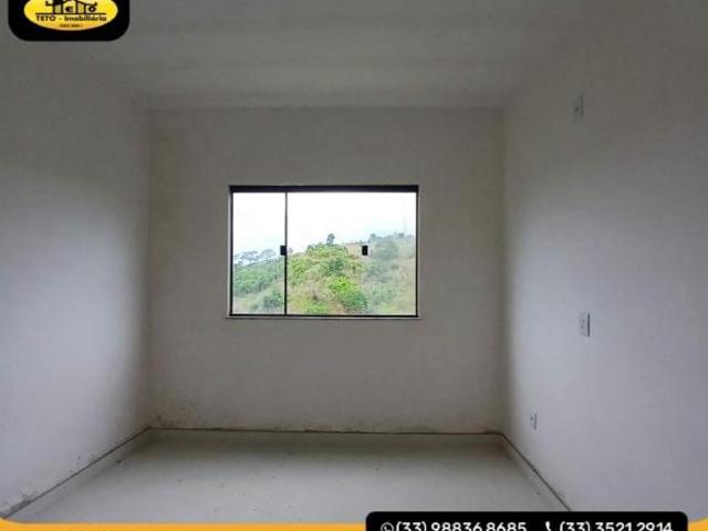 Casa à venda com 3 quartos, sala, cozinha e quintal