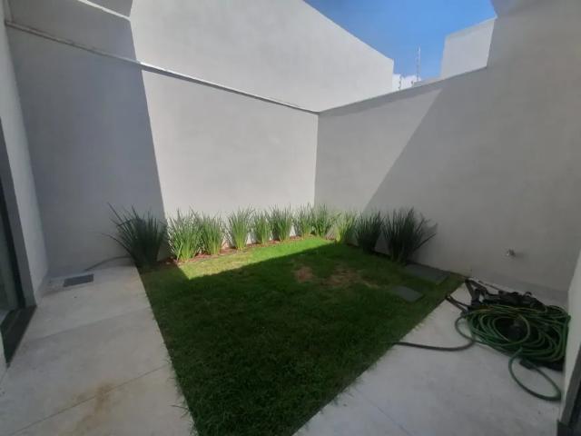 Casa a venda com 3 quartos sendo 1 suíte, garagem 2 carros em Residencial Ataides Rio verde Go