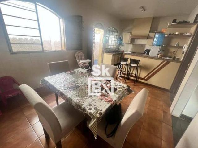 Casa à venda com 3 quartos sendo 1 suíte Presidente Roosevelt Uberlândia/MG