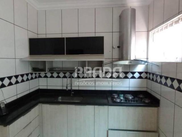 Casa à venda com 3 quartos sendo 2 suítes Jardim das Palmeiras Uberlândia/MG