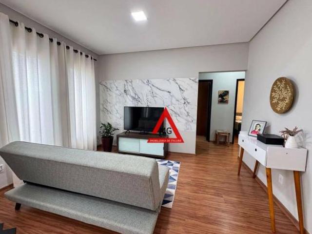 CASA Á VENDA COM 3 QUARTOS, SENDO UMA SUÍTE NO BAIRRO JD CALIFÓRNIA EM ITAJUBÁ MG