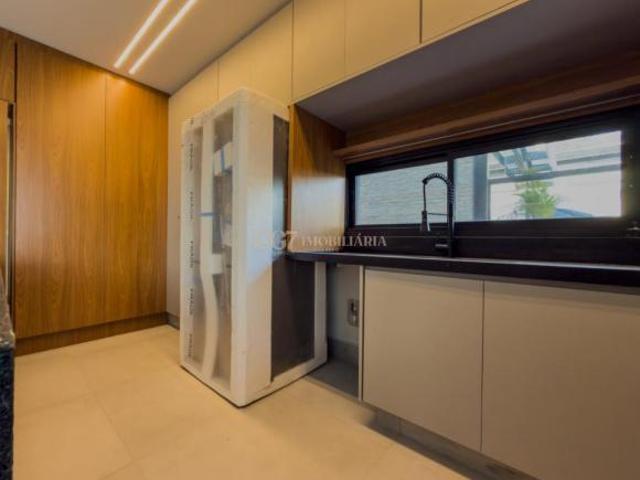 Casa a venda com 488m² de área de construção Tamboré
