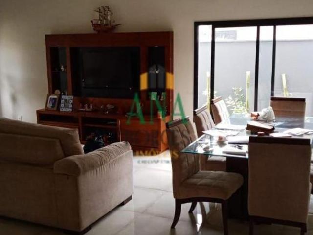 Casa a Venda com 400 m² no Condominio Chácara Ondina
