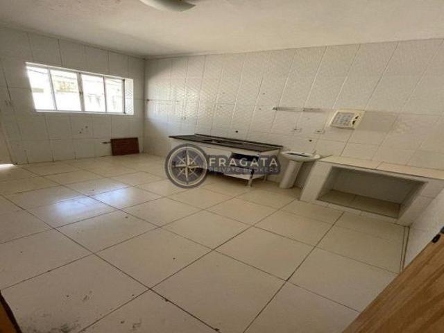 Casa à venda com 400m² 4 dormitórios sendo 2 suítes e 6 vagas Alto de Pinheiros/SP