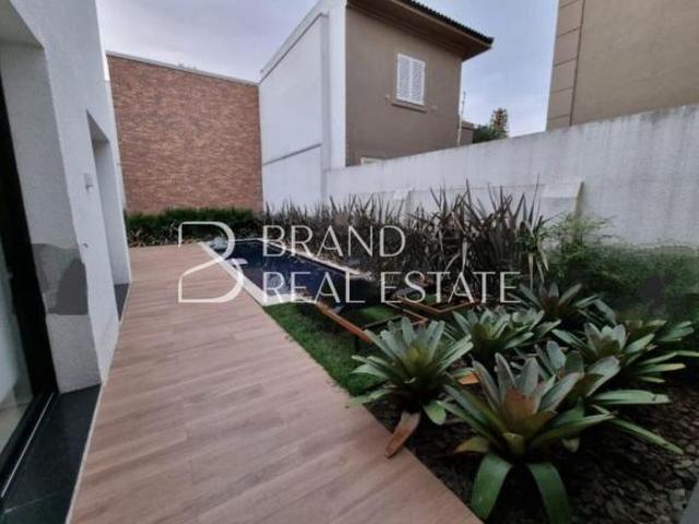 Casa á venda com 415 m², 4 suítes e 4 vagas no Jardim Paulista