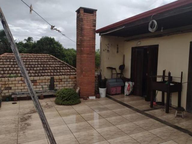 Casa a venda com 4 dormitório em POA