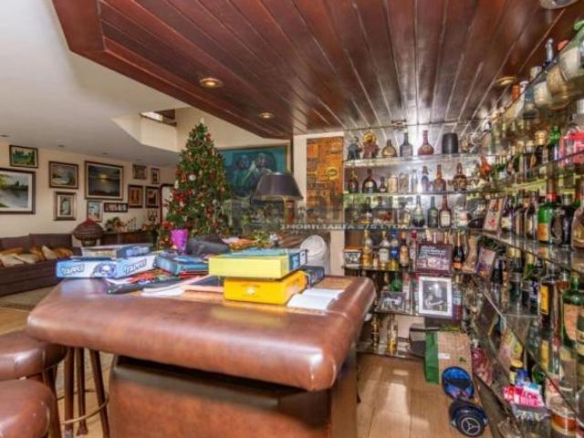 Casa à Venda com 4 dormitórios, 650 m² no jardim vitória regia panamby