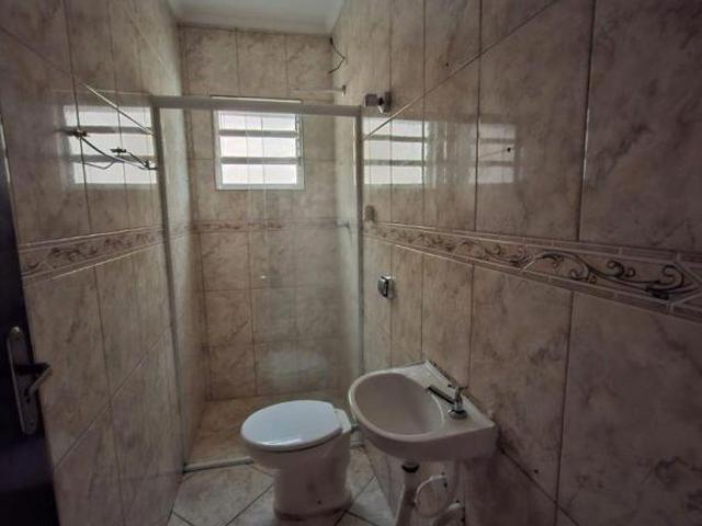 Casa à venda com 4 dormitórios e 3 banheiros