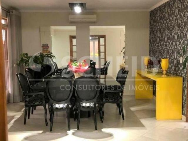 Casa a venda com 4 suítes e piscina na Granja Julieta