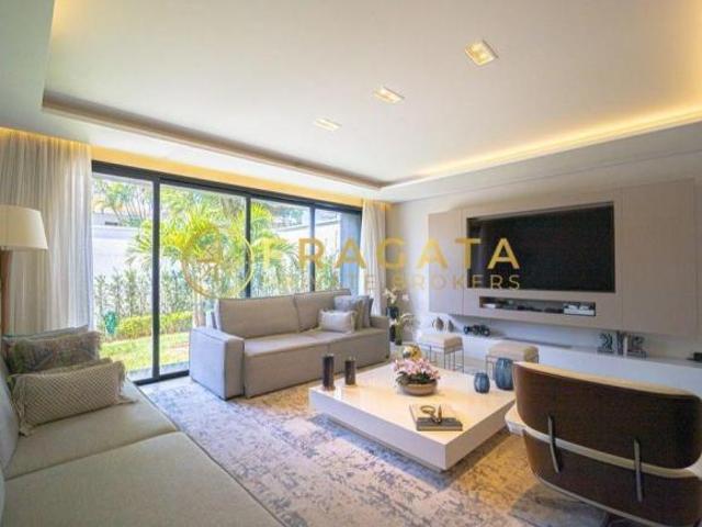 Casa à venda com 4 suítes 4 vagas e jardim jardim Europa/SP