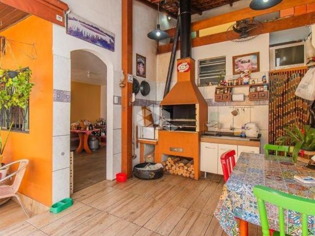 Casa à venda com 4 quartos 202 m² no Bairro Partenon