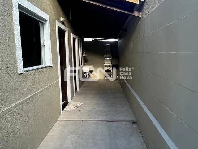 Casa à venda com 4 quartos e 144 m² por R$ 790.000