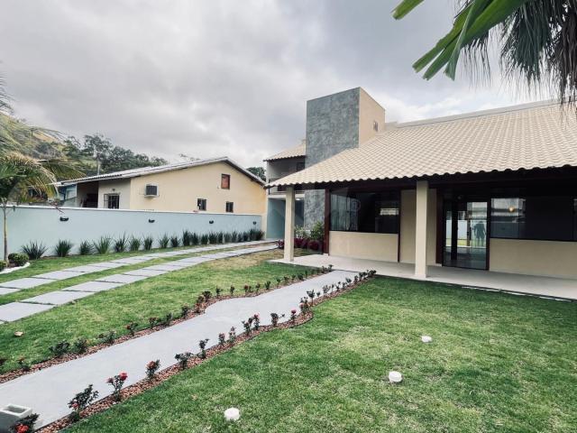Casa à venda com 4 quartos e 258 m² por R$ 1.300.000