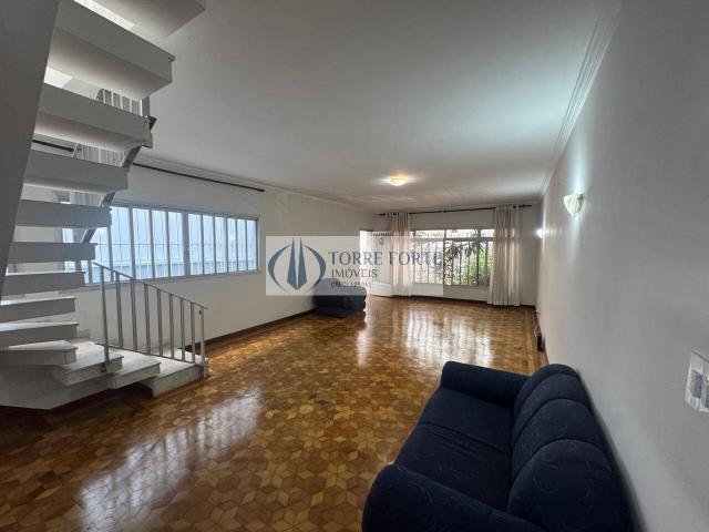 Casa à venda com 4 quartos e 296 m² por R$ 1.400.000