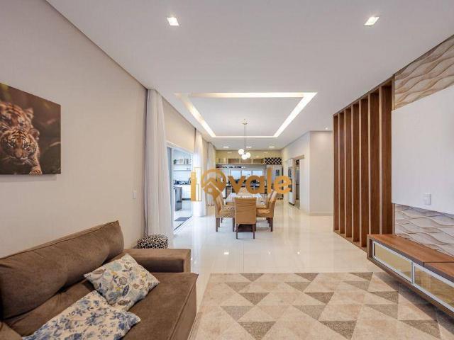 Casa à venda com 4 quartos e 302 m² por R$ 3.405.000