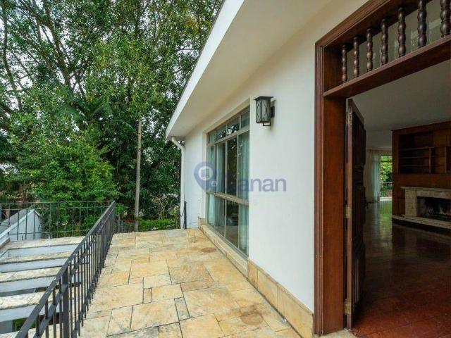 Casa à venda com 4 quartos e 635 m² por R$ 2.200.000
