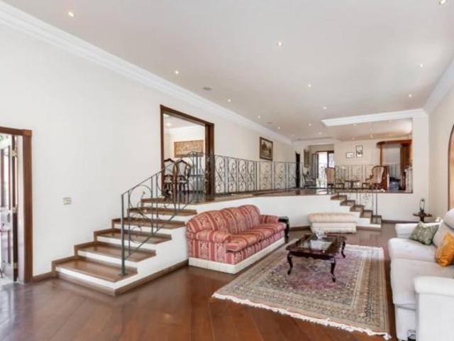 Casa à venda com 4 quartos em Alto da Boa Vista
