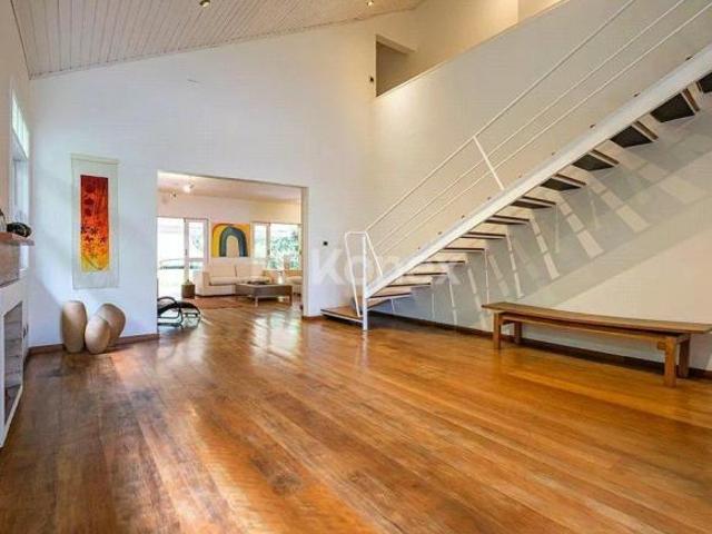 Casa à venda com 4 quartos em Alto de Pinheiros, São Paulo