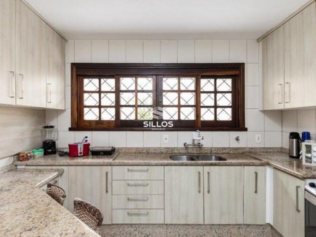 Casa à venda com 4 quartos no bairro Guabirotuba em Curitiba